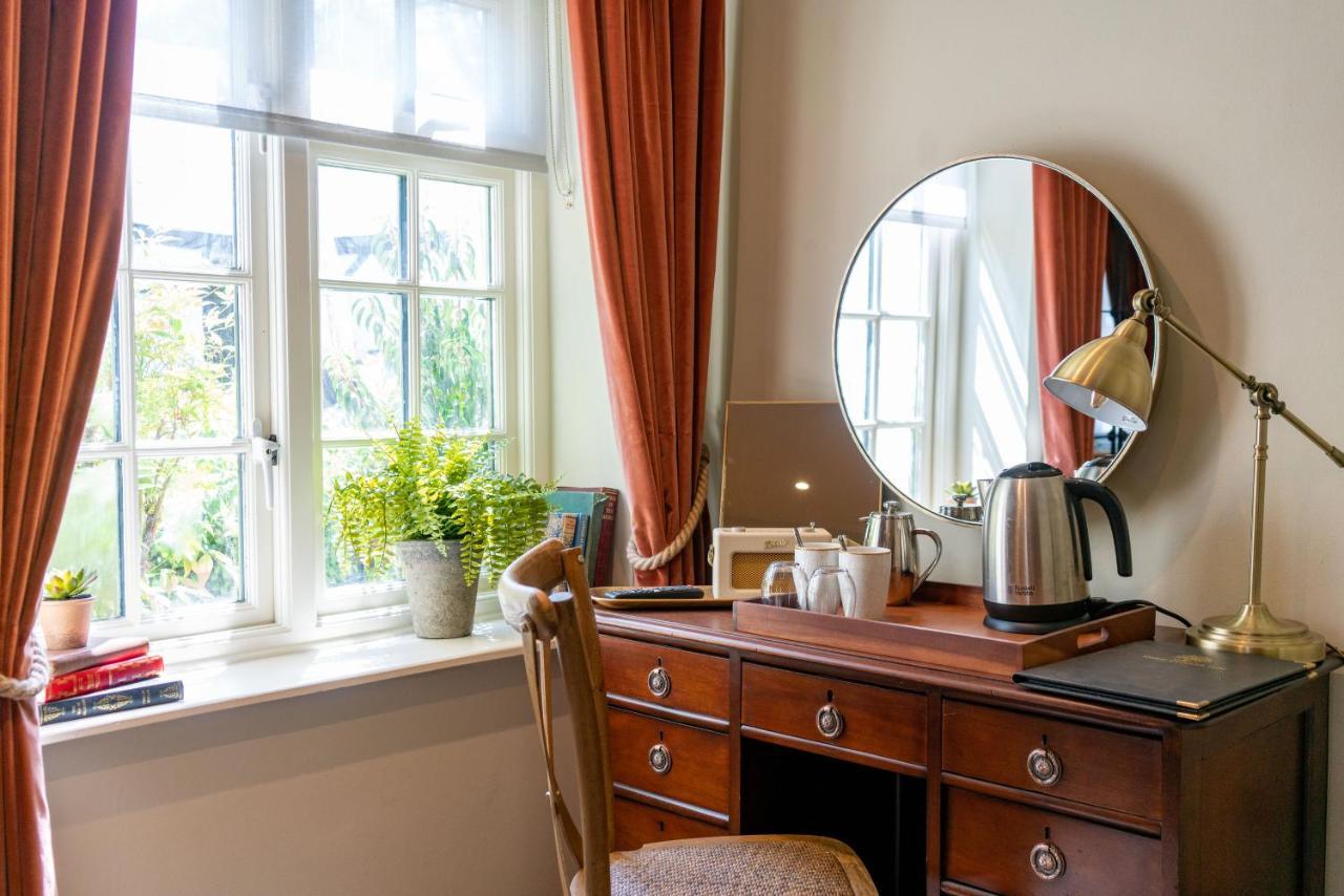 High Corner Inn Godshill  Buitenkant foto