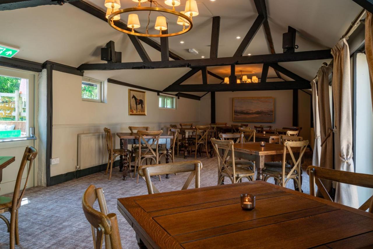 High Corner Inn Godshill  Buitenkant foto