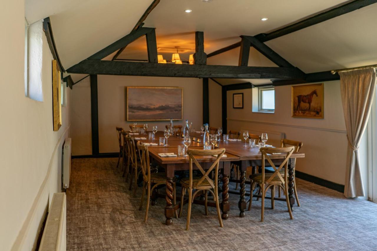 High Corner Inn Godshill  Buitenkant foto