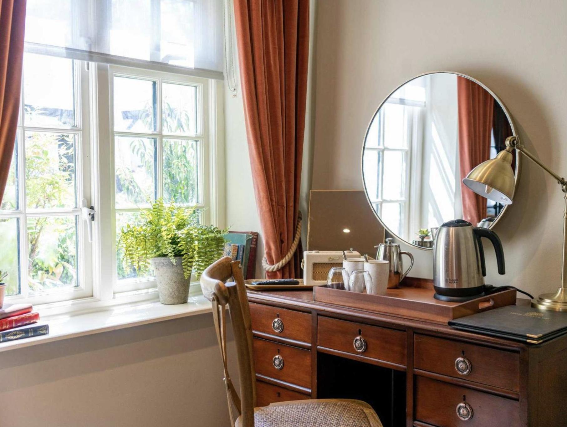 High Corner Inn Godshill  Buitenkant foto